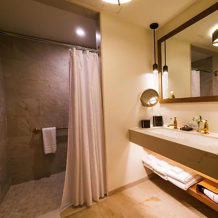 The Rusty Parrot Lodge And Spa